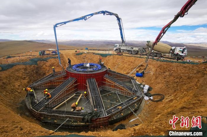 資料圖為該風(fēng)電場建設(shè)現(xiàn)場。　中國電建集團成都勘測設(shè)計研究院有限公司 供圖