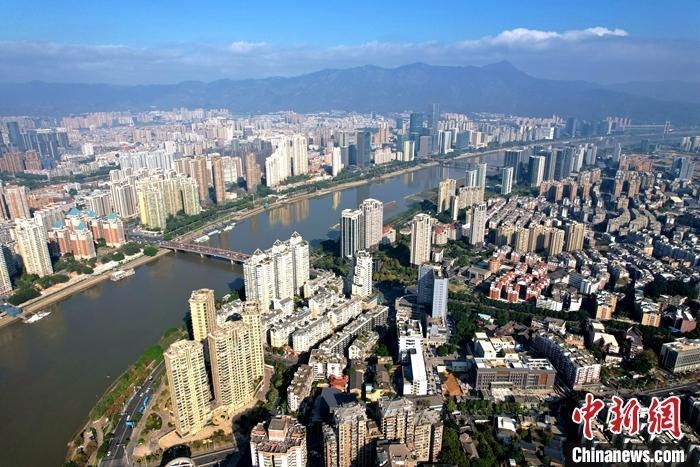 資料圖：城市高樓林立。 <a target='_blank' href='/'>中新社</a>記者 王東明 攝