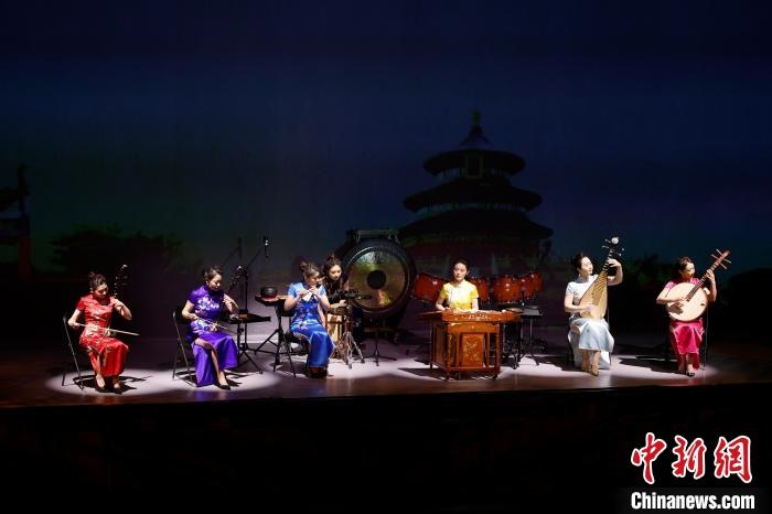 6日，“相約北京”奧林匹克文化節(jié)暨第22屆“相約北京”國際藝術節(jié)在京開幕?！?lt;a target='_blank' href='/'>中新社</a>記者 富田 攝
