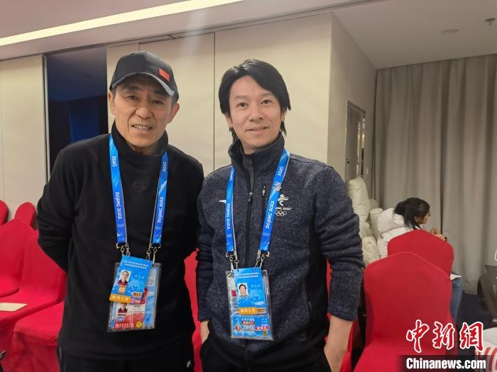 張文海與張藝謀的合影。　張文海 供圖