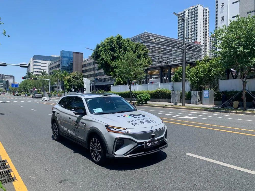 △自動駕駛汽車在河套深港科技創(chuàng)新合作區(qū)開展道路測試。