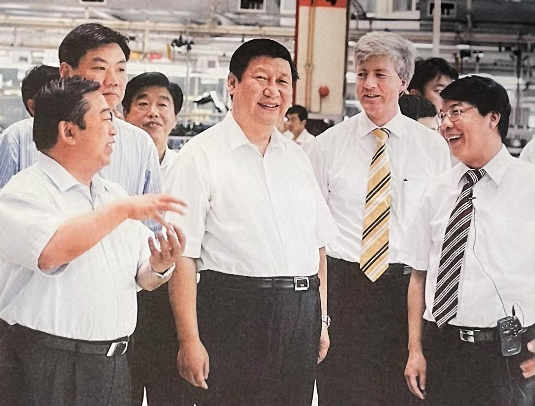 2007年7月，習(xí)近平調(diào)研上海大眾汽車有限公司。