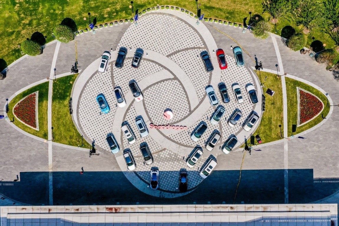 峰會戶外整車展示區(qū)俯瞰圖。（受訪者供圖）