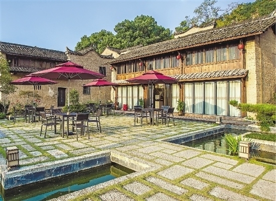 整治后的蓮都區(qū)下南山村催生眾多新業(yè)態(tài)。 當(dāng)?shù)毓﹫D