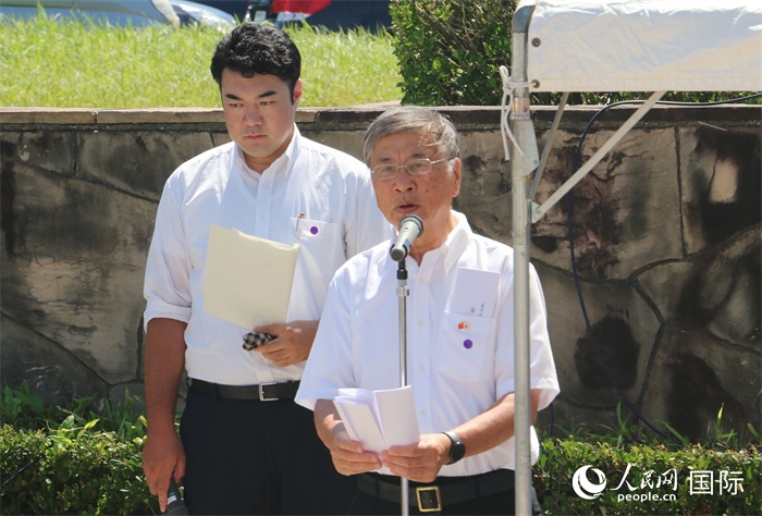 藤澤市市長鈴木恒夫在紀念儀式上致辭。人民網 許可攝