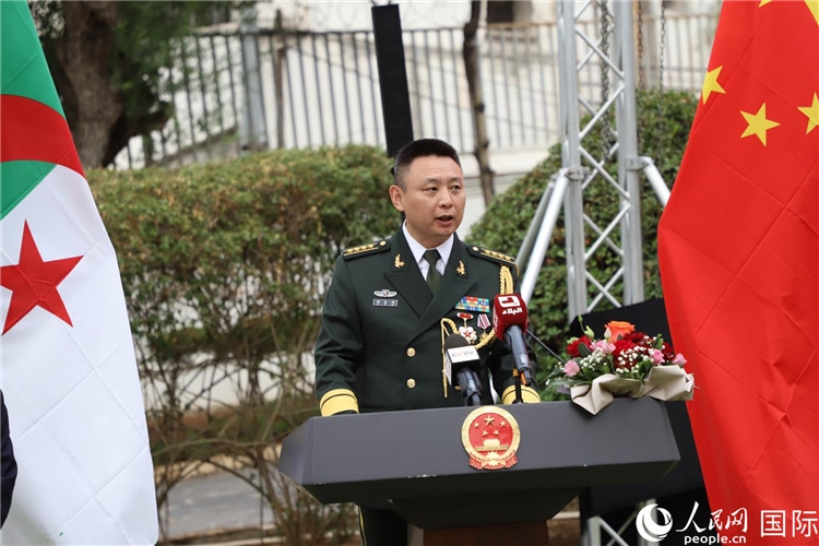 圖為胡璽鈞武官致辭。人民網(wǎng)記者 王傳寶攝
