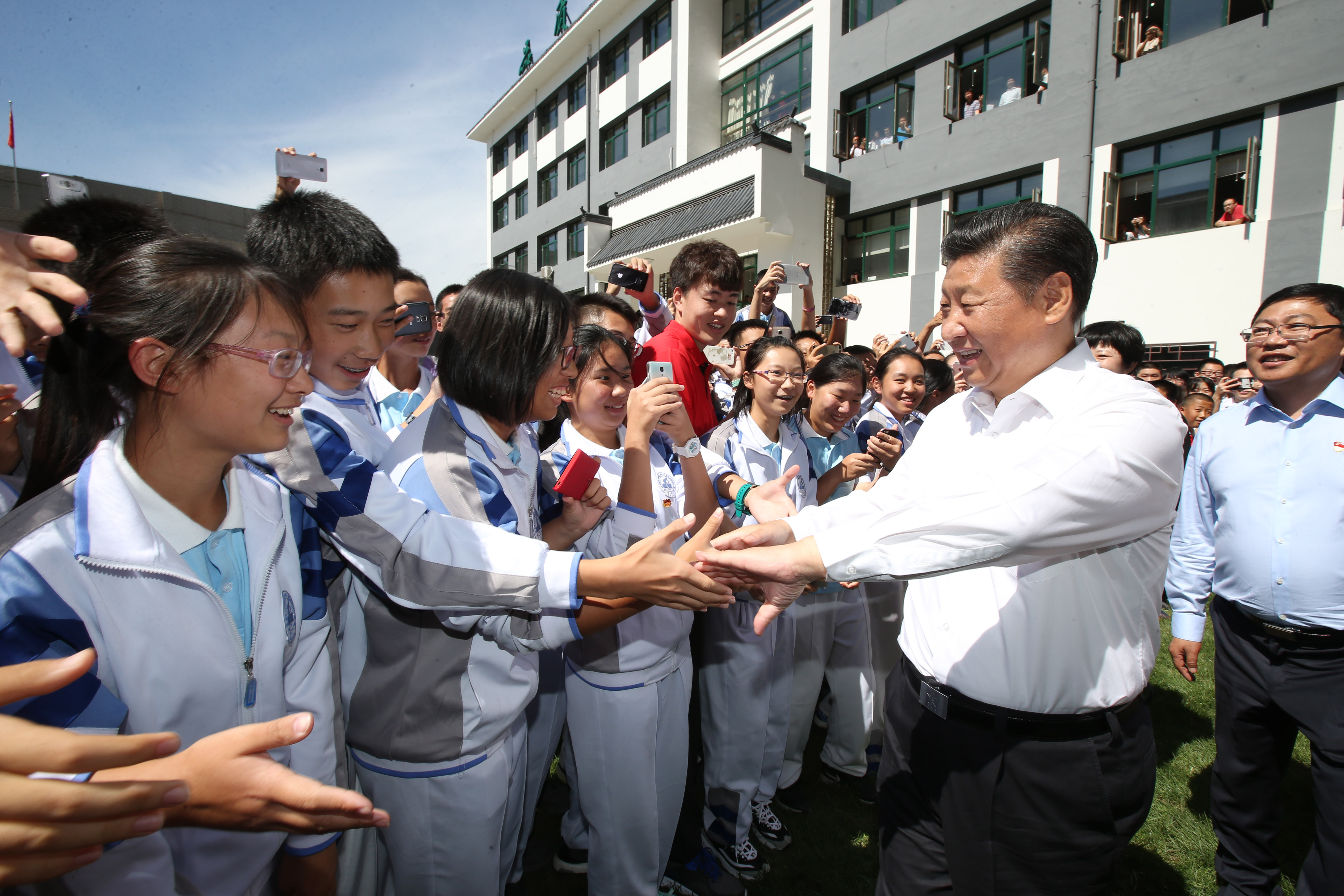 2016年9月9日，習(xí)近平總書記來到位于北京市海淀區(qū)的八一學(xué)?？赐麕熒?。