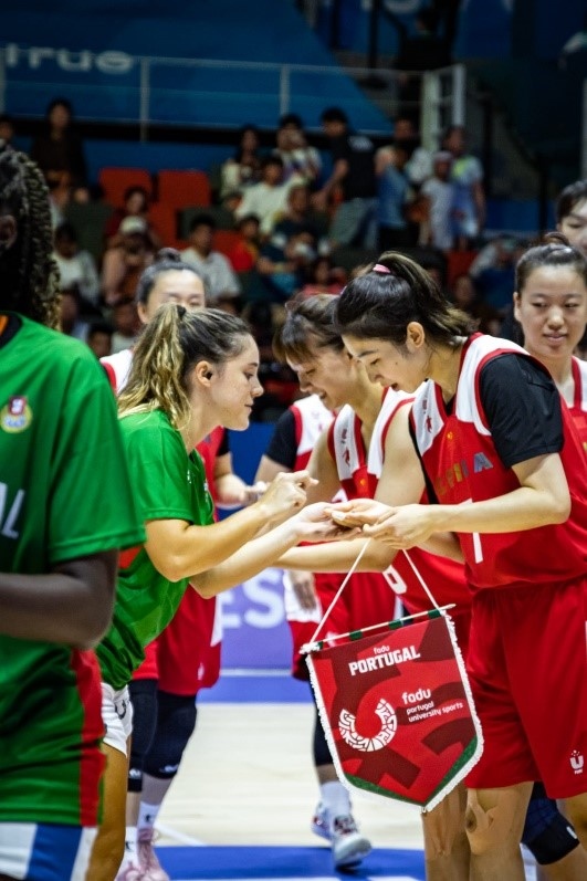 28日，成都大運會女籃項目葡萄牙隊對戰(zhàn)中國隊。 受訪者供圖