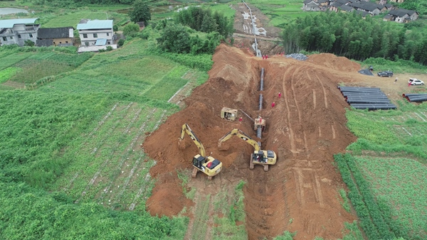 潛江—韶關(guān)輸氣管道廣西支干線建設(shè)現(xiàn)場。唐瑋峰攝