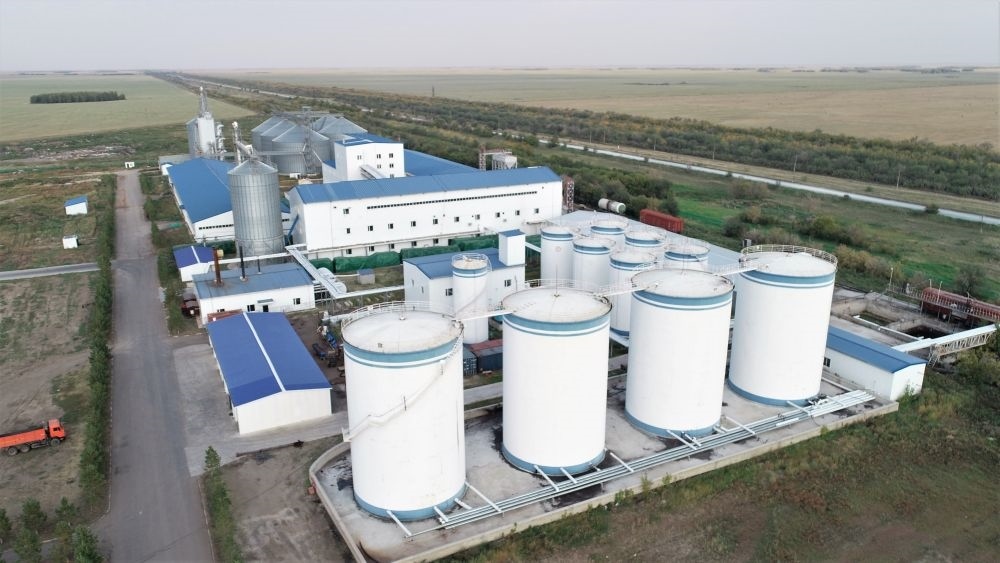 這是2022年9月2日在哈薩克斯坦北哈薩克斯坦州拍攝的愛菊農(nóng)產(chǎn)品物流加工園區(qū)（無人機照片）。新華社發(fā)（奧斯帕諾夫攝）