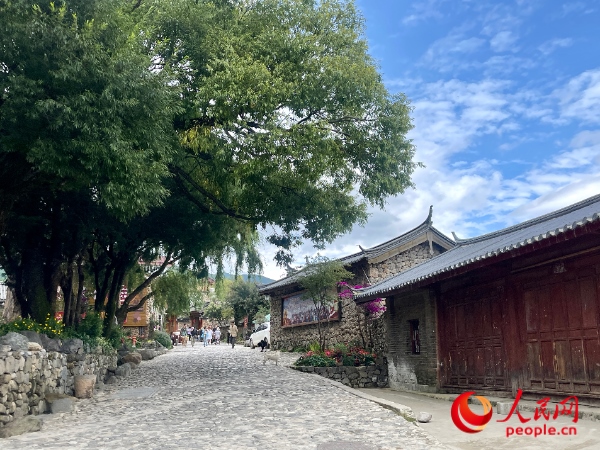 玉湖村村景。人民網(wǎng) 周靜圓攝