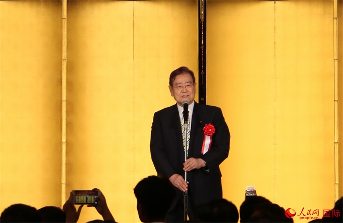 日中協(xié)會會長野田毅致祝酒辭。人民網(wǎng) 許可攝