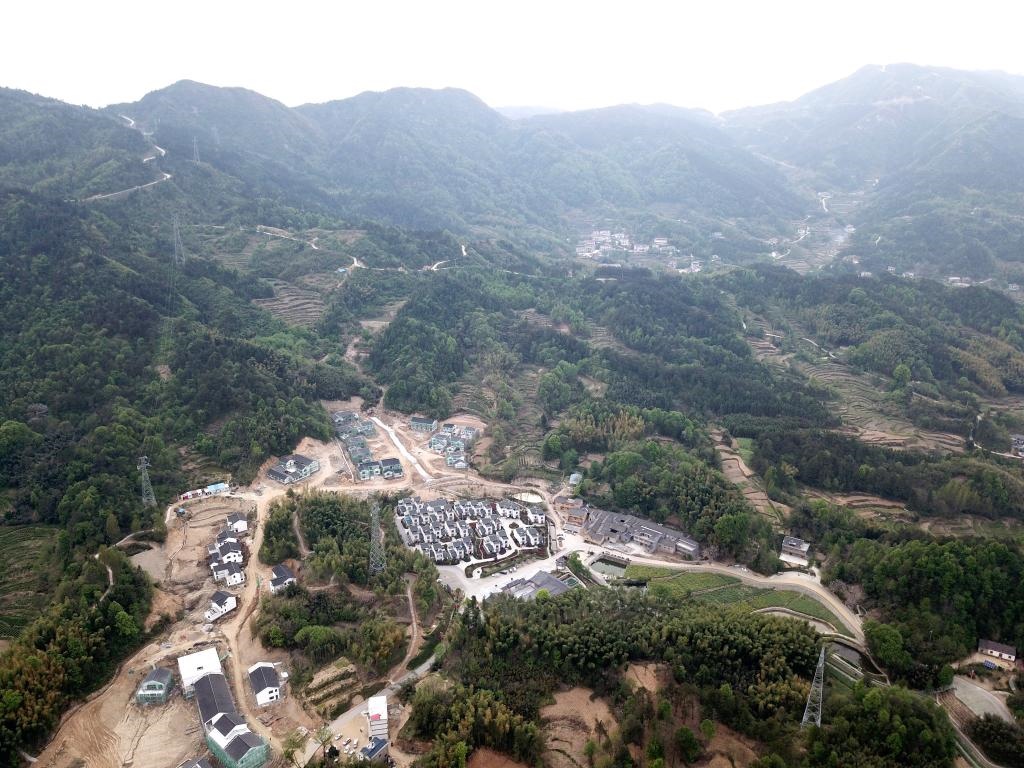 這是2020年4月16日拍攝的金寨縣大灣村村民新居（無人機照片）。新華社記者劉軍喜攝