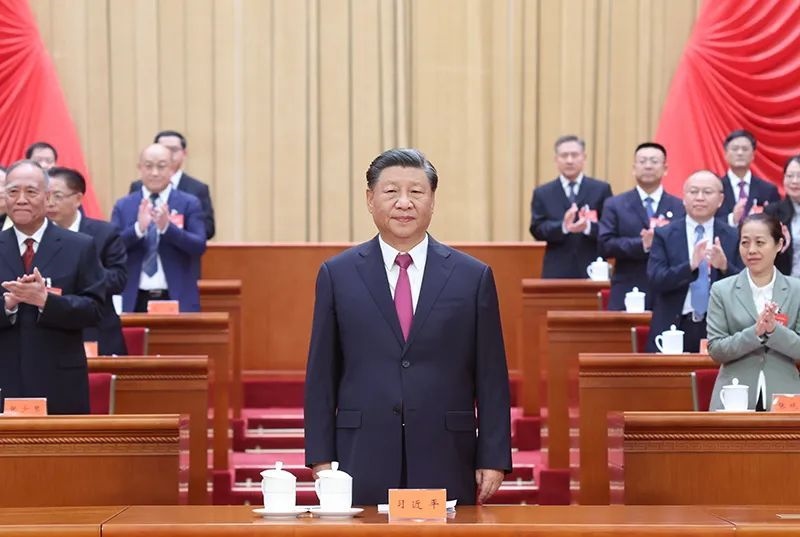 △2023年10月9日，中國(guó)工會(huì)第十八次全國(guó)代表大會(huì)在北京人民大會(huì)堂開(kāi)幕。習(xí)近平總書記到會(huì)祝賀。