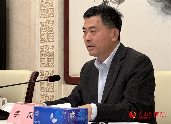 10月31日，歐美同學會秘書長李民在第五屆中法文化論壇媒體吹風會上講話。（人民網 謝瑩攝）