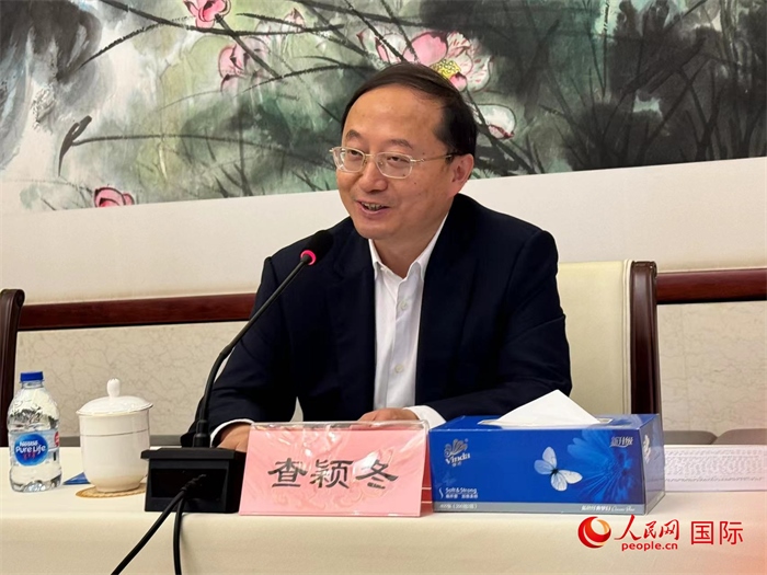 10月31日，蘇州市人民政府副市長查穎冬在第五屆中法文化論壇媒體吹風會上講話。（人民網 謝瑩攝）
