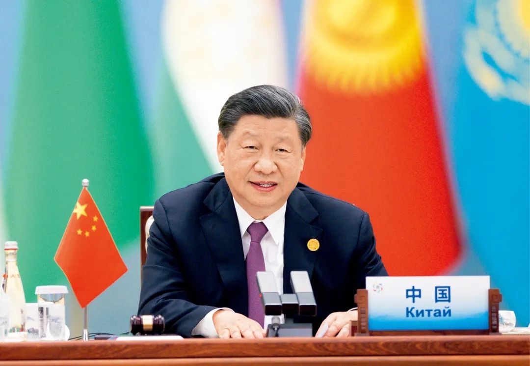 2023年5月19日上午，國家主席習(xí)近平在陜西省西安市主持首屆中國—中亞峰會(huì)并發(fā)表題為《攜手建設(shè)守望相助、共同發(fā)展、普遍安全、世代友好的中國—中亞命運(yùn)共同體》的主旨講話。圖/ 新華社記者 黃敬文 攝