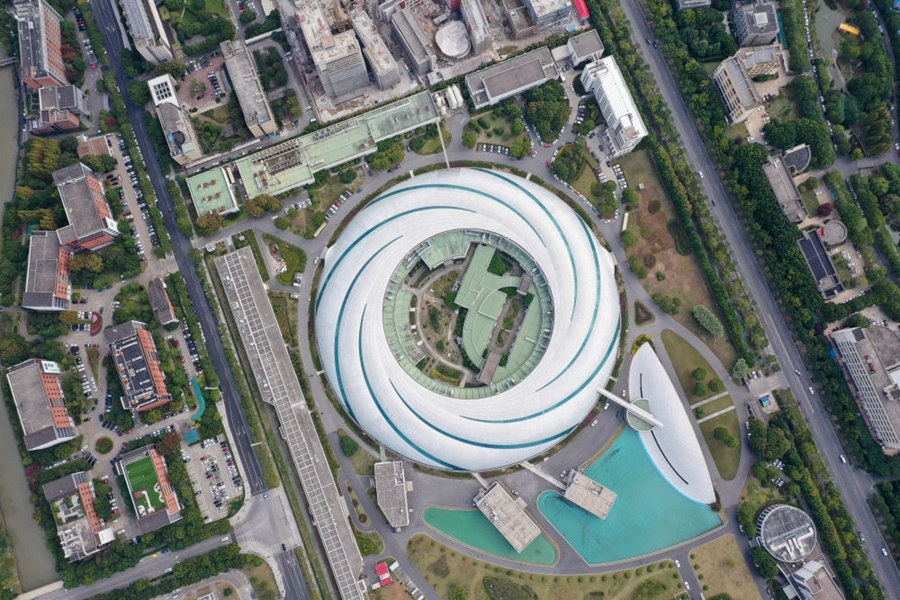 位于上海張江科學(xué)城的國家大科學(xué)裝置上海光源（2020年10月26日攝，無人機照片）。