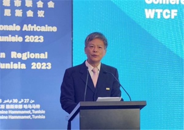 2023世界旅游城市聯(lián)合會(huì)非洲區(qū)域突尼斯會(huì)議 世界旅游城市聯(lián)合會(huì)常務(wù)副秘書長(zhǎng)李寶春致辭。主辦方供圖