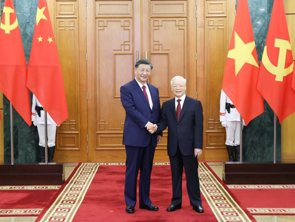 當?shù)貢r間12月12日下午，剛剛抵達河內(nèi)的中共中央總書記、國家主席習近平在越共中央駐地同越共中央總書記阮富仲舉行會談。