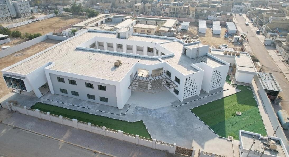 中國(guó)電建承建了679所伊拉克示范學(xué)校。圖為已經(jīng)竣工的伊拉克瓦西特省第20號(hào)學(xué)校。趙沖攝 中國(guó)電建供圖