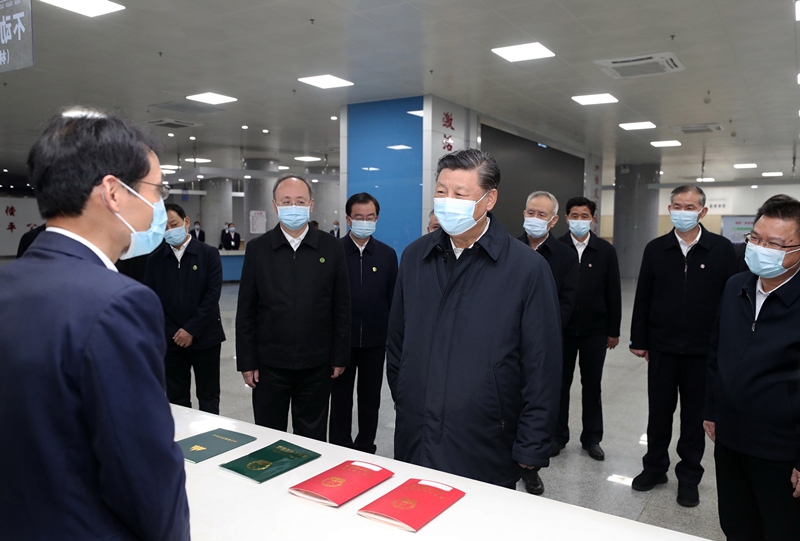 2021年3月23日，習近平在福建三明沙縣農村產權交易中心考察。