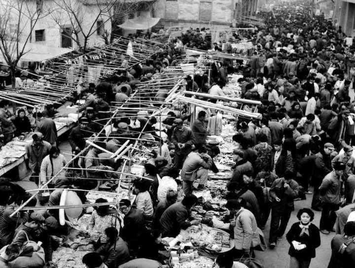 1982年，義烏湖清門馬路市場場景。拍友 金福根 攝