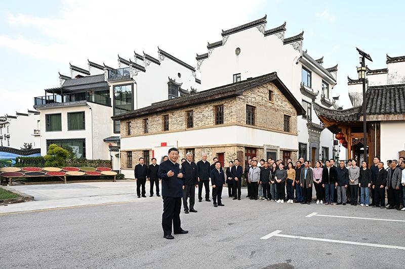 2023年10月11日，習(xí)近平總書記在江西上饒市婺源縣秋口鎮(zhèn)王村石門自然村考察。