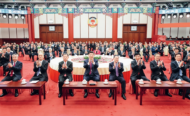 2023年12月29日，全國政協(xié)在北京舉行新年茶話會。黨和國家領導人習近平、李強、趙樂際、王滬寧、蔡奇、丁薛祥、李希、韓正出席茶話會并觀看演出。 新華社記者 鞠鵬/攝