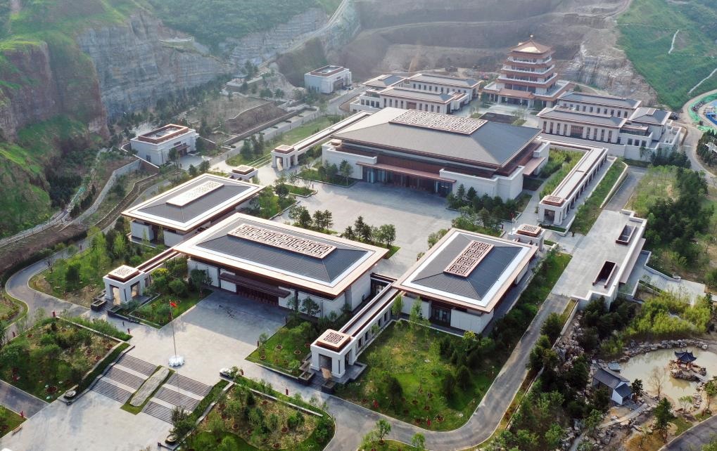 這是2022年7月30日拍攝的中國國家版本館中央總館（無人機(jī)照片）。新華社記者 李賀 攝