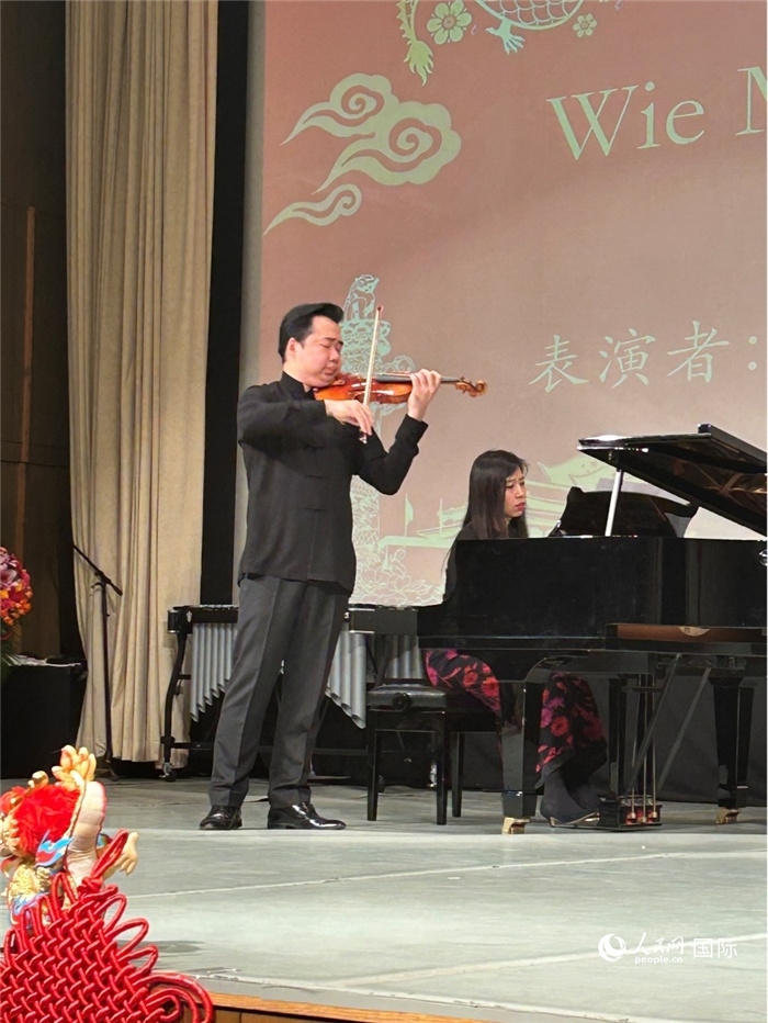 小提琴獨奏《Wie Melodien zieht es mir》《新春樂》，表演者：寧峰、韓卉菁（鋼琴伴奏）