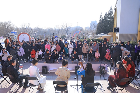 中國音樂學院“國樂快閃”演出。學校供圖