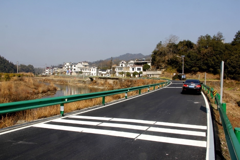 安徽省休寧縣農(nóng)村公路。受訪方供圖