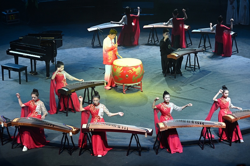 2024年1月21日，廣州，“第二屆粵港澳大灣區(qū)青少年音樂周”頒獎(jiǎng)典禮在融創(chuàng)廣州大劇院舉行。