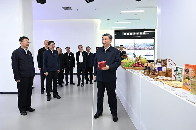 2023年12月14日，習(xí)近平總書(shū)記在廣西南寧市考察中國(guó)－東盟信息港股份有限公司，了解中國(guó)－東盟經(jīng)貿(mào)合作等情況。