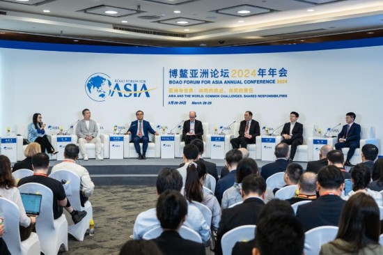 圖為博鰲亞洲論壇2024年年會“AIGC改變世界”分論壇現(xiàn)場。新華社記者 曹夢瑤 攝