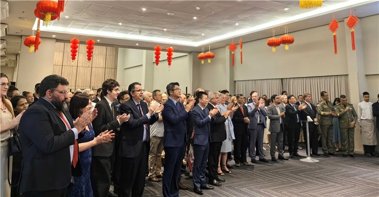 當(dāng)?shù)貢r(shí)間3月27日，中國(guó)駐累西腓新任總領(lǐng)事蘭和平舉行到任招待會(huì)。圖為招待會(huì)現(xiàn)場(chǎng)。中國(guó)駐累西腓總領(lǐng)事館供圖