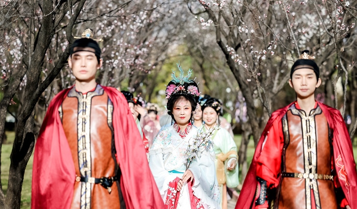 第七屆杏花節(jié)上的漢服巡游。受訪方供圖