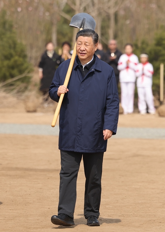 2024年4月3日，習(xí)近平總書(shū)記來(lái)到北京市通州區(qū)潞城鎮(zhèn)參加首都義務(wù)植樹(shù)活動(dòng)。