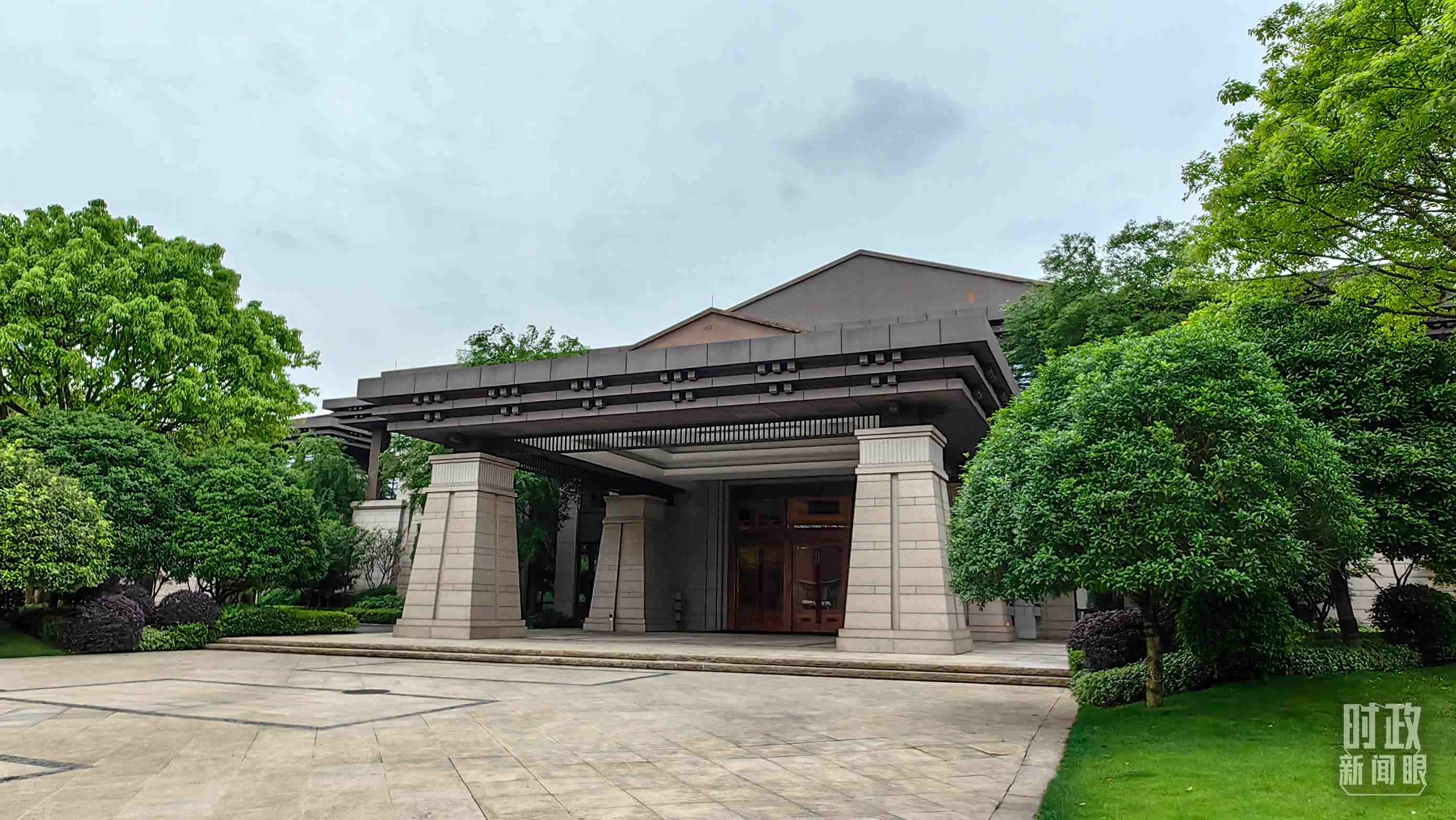 △重慶市渝州賓館，新時代推動西部大開發(fā)座談會在這里召開。（總臺央視記者段德文拍攝）