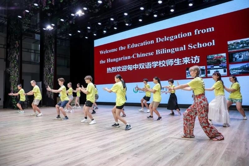2023年7月，匈牙利匈中雙語學校師生代表團來到江蘇參加“錦繡江蘇”青年交流項目。