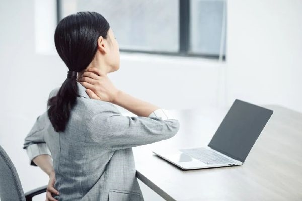 久坐傷身，快來學(xué)習(xí)這套肩頸腰椎舒緩操 | 科普時(shí)間