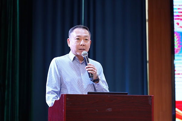 北京大鸞翔宇慈善基金會理事長、周恩來侄外孫沈清講述周恩來的讀書故事。