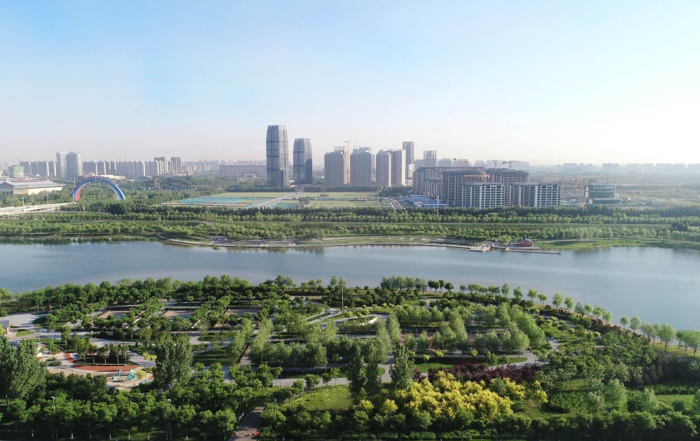 石家莊市滹沱河景色（2022年5月16日攝，無(wú)人機(jī)照片）。新華社記者 楊世堯 攝