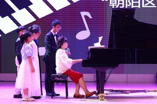 鮑蕙蕎擔任指導(dǎo)。通過專家的點評