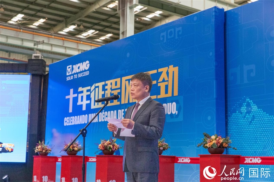 中國貿(mào)促會駐巴西代表處總代表郭英會在致辭中表示，過去十年，中巴經(jīng)貿(mào)關(guān)系迅猛發(fā)展，數(shù)百家中國企業(yè)進入巴西，投資巴西，為巴西的經(jīng)濟建設貢獻中國企業(yè)的力量。 人民日報社拉美中心分社 威廉·科埃略·維亞納攝