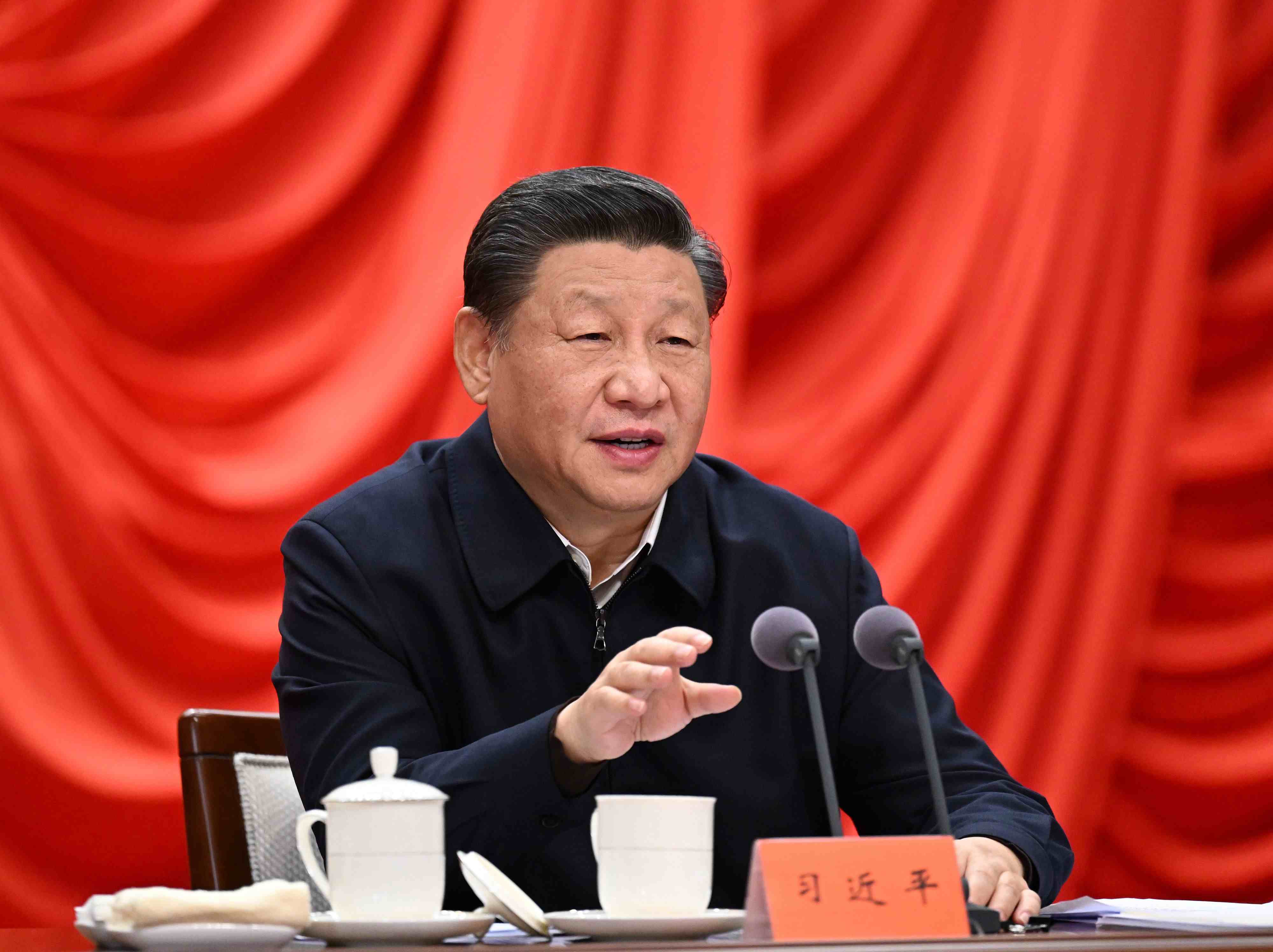 △ 2022年1月11日，習(xí)近平總書記在省部級主要領(lǐng)導(dǎo)干部學(xué)習(xí)貫徹黨的十九屆六中全會精神專題研討班開班式上發(fā)表重要講話，強調(diào)全黨同志都要明大德、守公德、嚴(yán)私德。