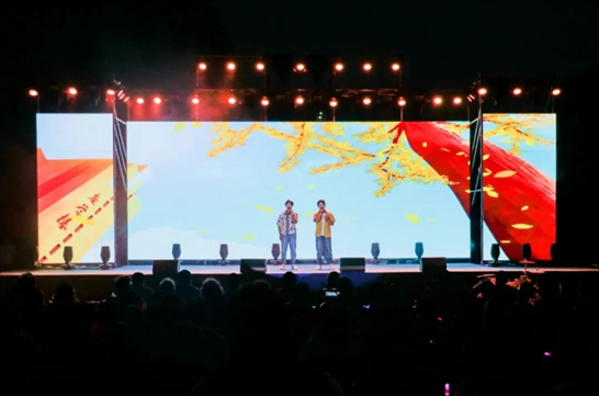歌曲《啟程》演出現(xiàn)場(chǎng)。供圖：日照職業(yè)技術(shù)學(xué)院