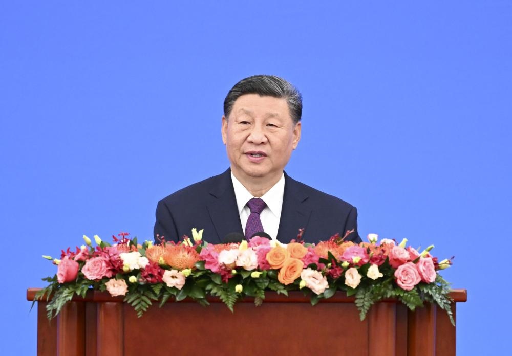 6月28日上午，和平共處五項(xiàng)原則發(fā)表70周年紀(jì)念大會(huì)在北京人民大會(huì)堂隆重舉行。國(guó)家主席習(xí)近平出席紀(jì)念大會(huì)并發(fā)表題為《弘揚(yáng)和平共處五項(xiàng)原則，攜手構(gòu)建人類命運(yùn)共同體》的重要講話。新華社記者 張領(lǐng) 攝