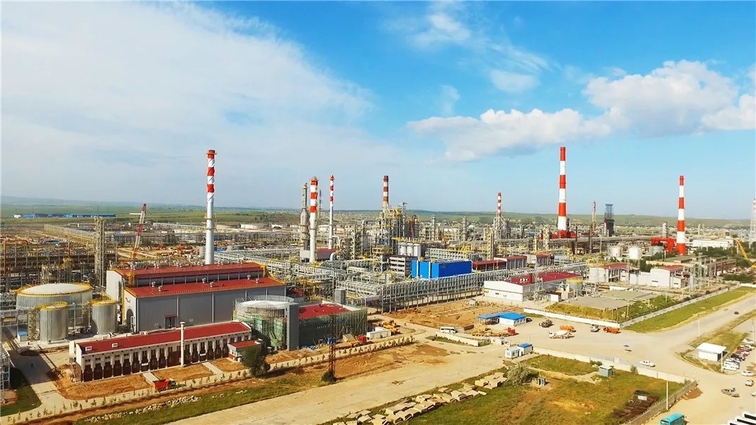 奇姆肯特煉油廠完成現(xiàn)代化改造后全景。（圖源：人民網(wǎng)）